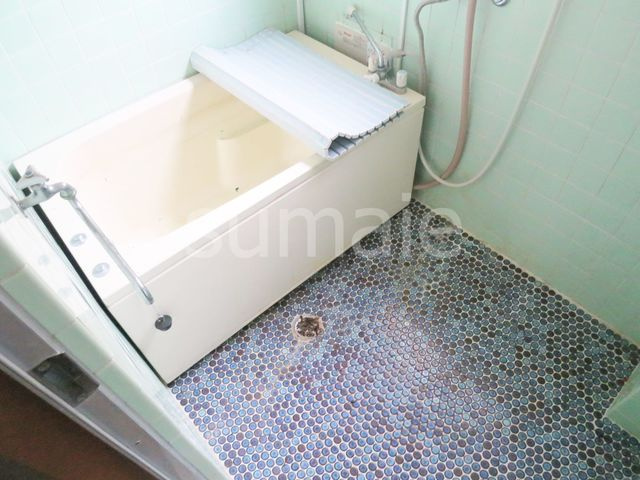 コーポ泉の浴室|追い焚き機能付バス。