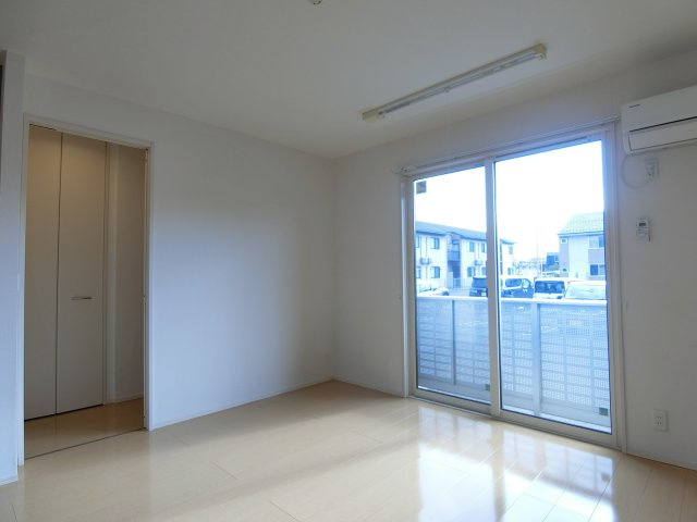 ライブコート　Ａの居間・リビング|イメージ写真102号室