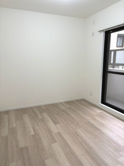 【洋室】 | サーパス武蔵浦和 | 約5帖の洋室