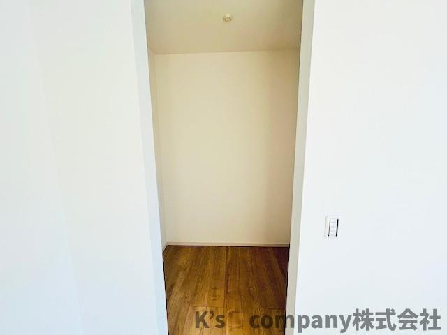 茅ヶ崎市高田1丁目　新築戸建　3号棟の収納|奥行きがあり収納豊富なウォークインクローゼット☆