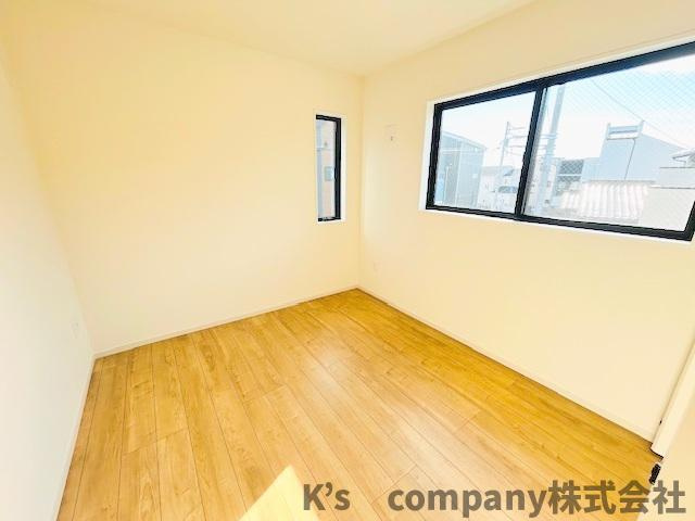 茅ヶ崎市高田1丁目　新築戸建　3号棟の洋室|洋室◇書斎やお子様のお部屋などにおすすめのお部屋です◇