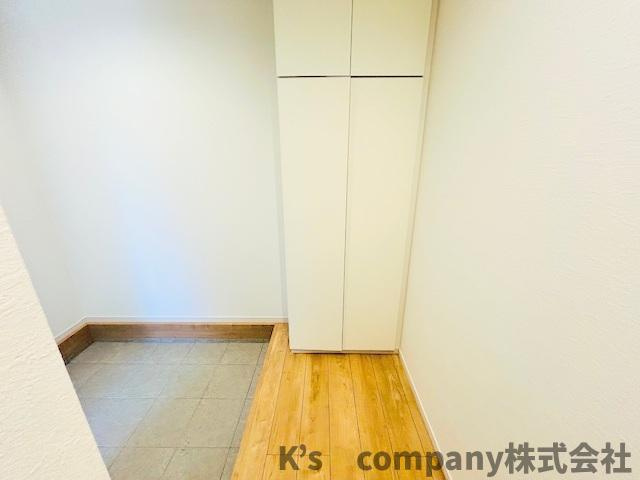 茅ヶ崎市高田1丁目　新築戸建　3号棟の玄関|玄関周辺スペース◇