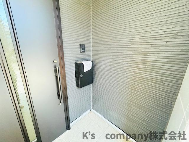 茅ヶ崎市高田1丁目　新築戸建　3号棟の玄関|玄関周辺スペース◇