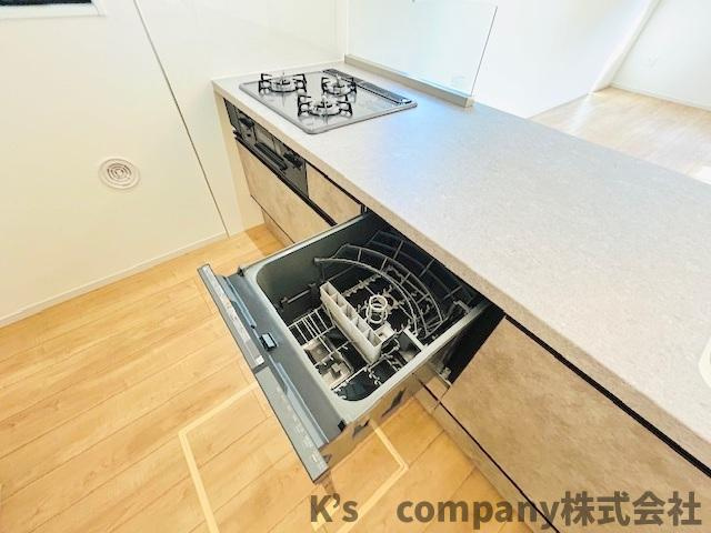 茅ヶ崎市高田1丁目　新築戸建　3号棟のキッチン|食器洗い乾燥機付きで家事の時短に役立ちます☆