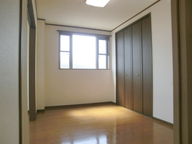 北小岩パレスの洋室|人気のオールフローリングです。