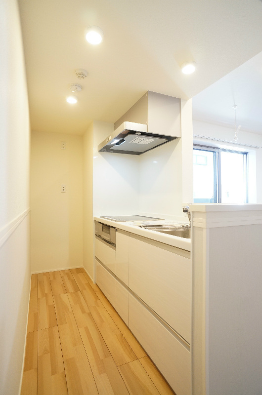 レーヴマニフィック平井のキッチン|キッチンには3口IHクッキングヒーター！グリル付♪