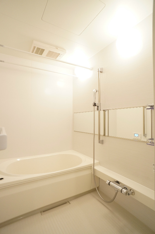 レーヴマニフィック平井の浴室|追焚きあり♪一日の疲れを癒すのはやっぱりお風呂ですね♪