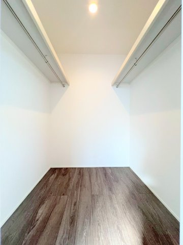 【収納】 | ◆◇横浜市青葉区荏田西　新築一戸建て　1号棟◇◆ | ◆大容量のウォークインクローゼットがあれば、室内にタンスなどを置かなくて済み、室内がスッキリします！