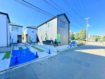 【外観】 | ◆◇横浜市青葉区荏田西　新築一戸建て　1号棟◇◆ | ◆堂々たる趣ながら、主張し過ぎずどこか余裕を感じさせるシャープなフォルムで佇む邸宅は、晴天の空と照らし合わせる事で、本来あるべき完成形の姿を見せてくれます。