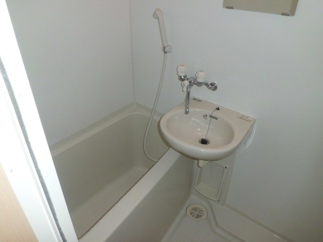 レジデンスＳＡＫＵＲＡの浴室