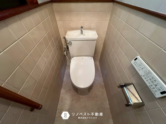 東大阪市中石切町1丁目のトイレ|温水洗浄機能付きのトイレ。
