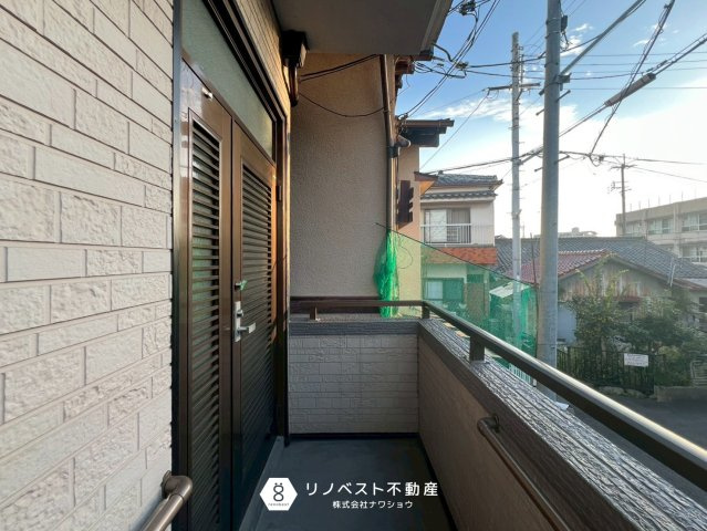 東大阪市中石切町1丁目の駐車場|シャッター付きのガレージです。
1台分の駐車が可能です◎