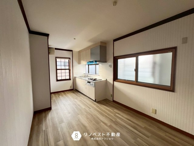 東大阪市中石切町1丁目のキッチン|窓が3つございますので、光がしっかり差し込みます◎