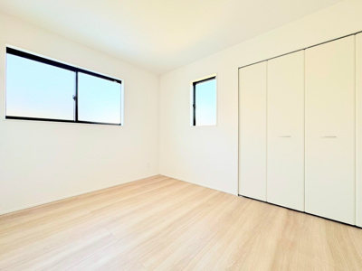 【洋室】 | ◆◇横浜市青葉区荏田西　新築一戸建て　4号棟◇◆ | ◆荷物の多い方には嬉しい収納スペースです。季節物やスーツの収納等にピッタリです。