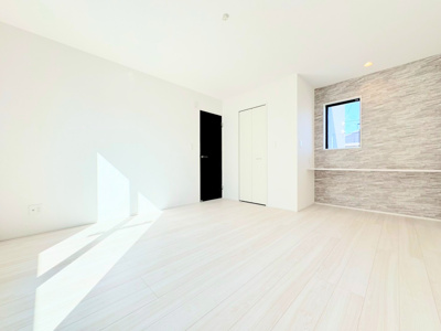 【洋室】 | ◆◇横浜市青葉区荏田西　新築一戸建て　5号棟◇◆ | ◆柔らかい陽光が差し込む明るいお部屋を演出する設計。彩光の取れる窓が気持ちの良いお部屋を創り上げます。