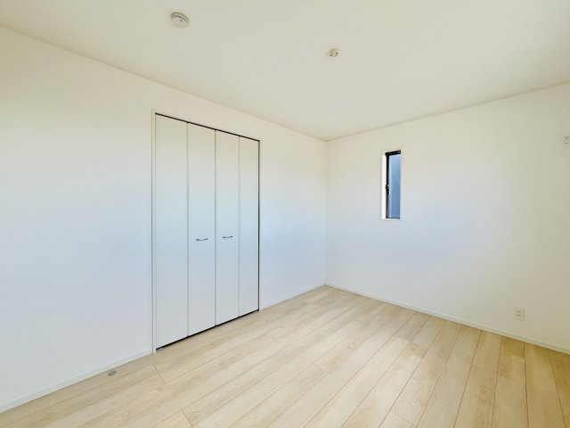 桐生市相生町の洋室|ナチュラルな色合いで、落ち着きのある空間に。