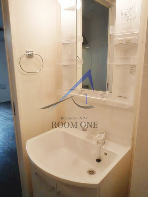 カーサ　フェリーチェの洗面所|独立洗面台です。