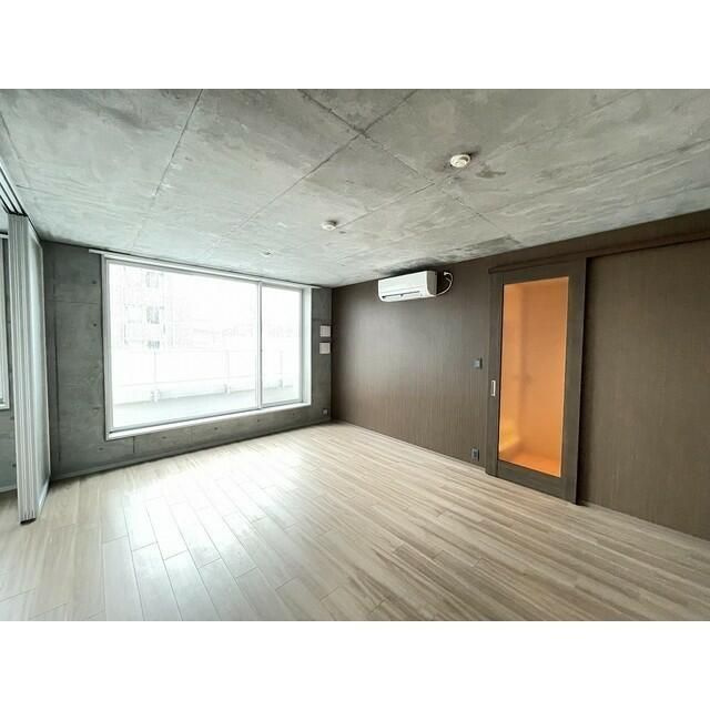 ウェルスクエア初台の居間・リビング