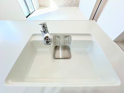 【キッチン】 | ◆◇横浜市青葉区荏田西　新築一戸建て　3号棟◇◆ | ◆広々したキッチンシンク。洗い物が多い時にも快適にご利用いただけます。