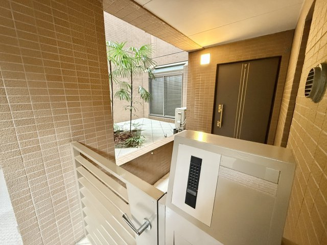 東急ドエル・アルス住吉本町グランスティージュの玄関