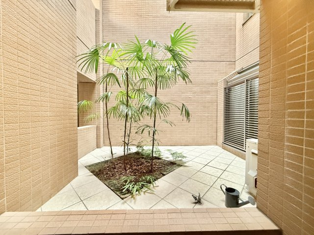 東急ドエル・アルス住吉本町グランスティージュの庭