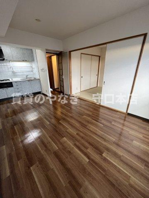 【居間・リビング】 | グレイシィーK・Y | こちらのリビングで趣味の時間をお楽しみください