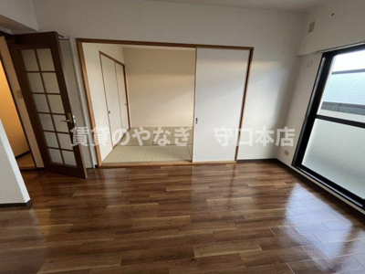 【居間・リビング】 | グレイシィーK・Y | 隣は和室です