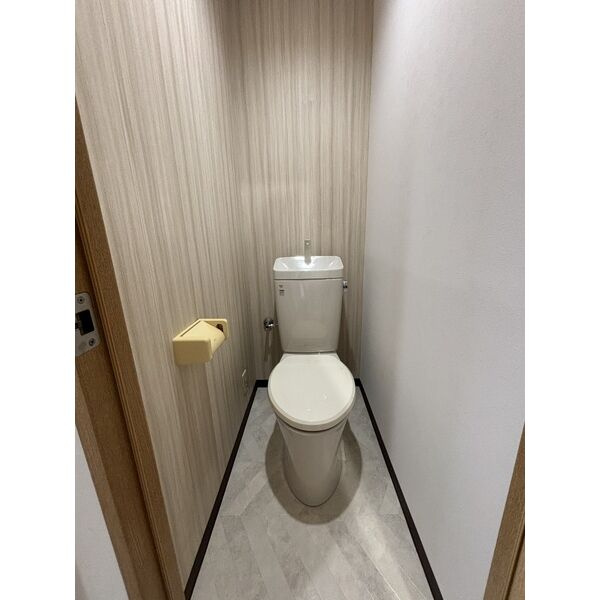 寝屋川市錦町の賃貸マンションのトイレ