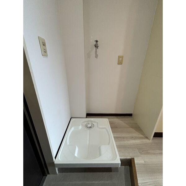 寝屋川市錦町の賃貸マンションの洗面所