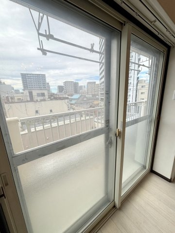 ライオンズマンション浦和仲町の洋室|2重サッシ