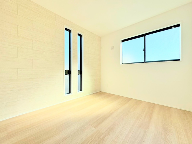 【洋室】 | ◆◇横浜市青葉区荏田西　新築一戸建て　6号棟◇◆ | ◆柔らかい陽光が差し込む明るいお部屋を演出する設計。彩光の取れる窓が気持ちの良いお部屋を創り上げます。