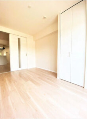 【洋室】 | マンションかねき | 5帖フローリング、エアコン付き(^^)/