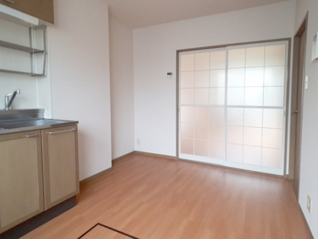 セジュール東初石 Ⅱの居間・リビング|DK 6帖