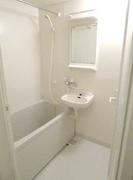 BES明大前コートの浴室