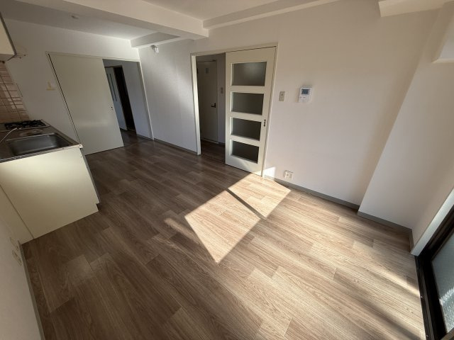 エランドール江坂の居間・リビング