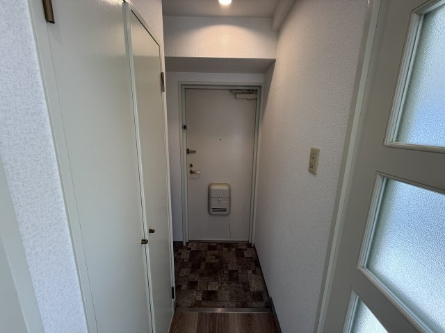 エランドール江坂の玄関