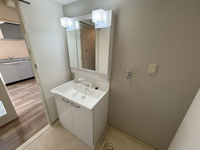 エランドール江坂の独立洗面台