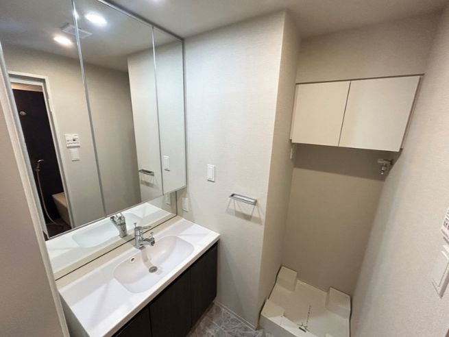 LIME　RESIDENCE　KAWAGUCHI　EASTの独立洗面台