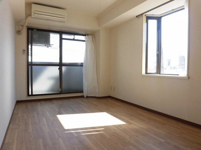 【居間・リビング】 | レグノグリーン淡路 | 明るくキレイなお部屋です