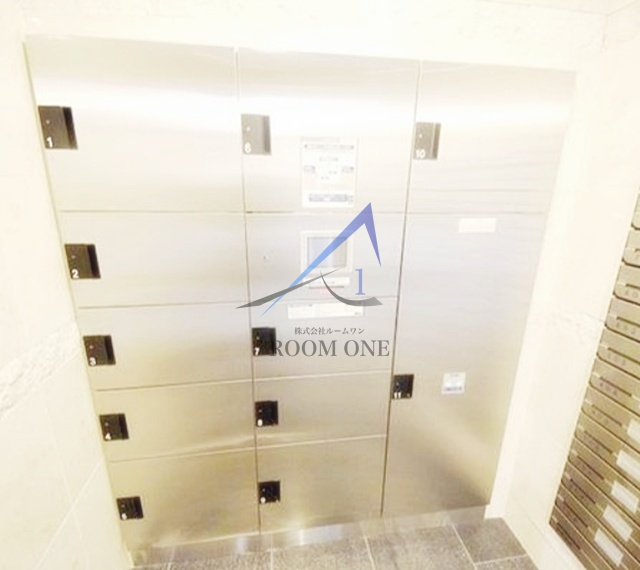 ライジングプレイス綾瀬三番館のその他共用部分|宅配ボックスです。