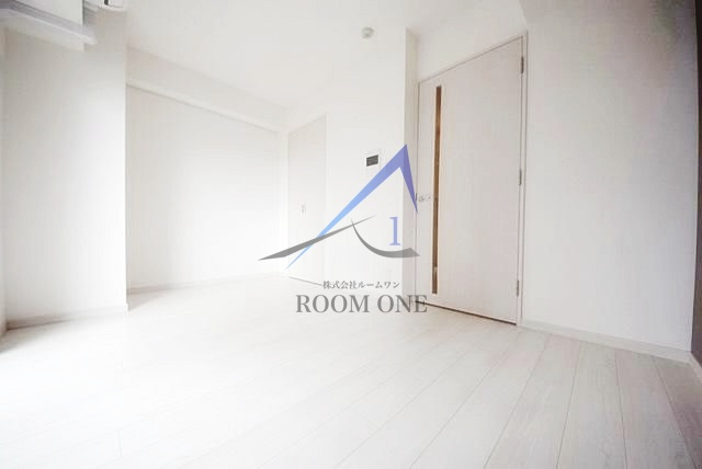 ライジングプレイス綾瀬三番館の居間・リビング|洋室のお部屋です。