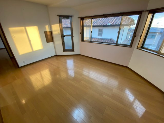 森北町４丁目戸建の居間・リビング