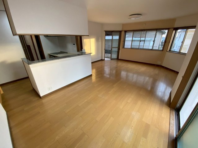 森北町４丁目戸建の居間・リビング