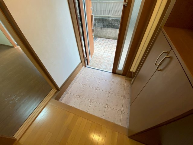 森北町４丁目戸建の玄関