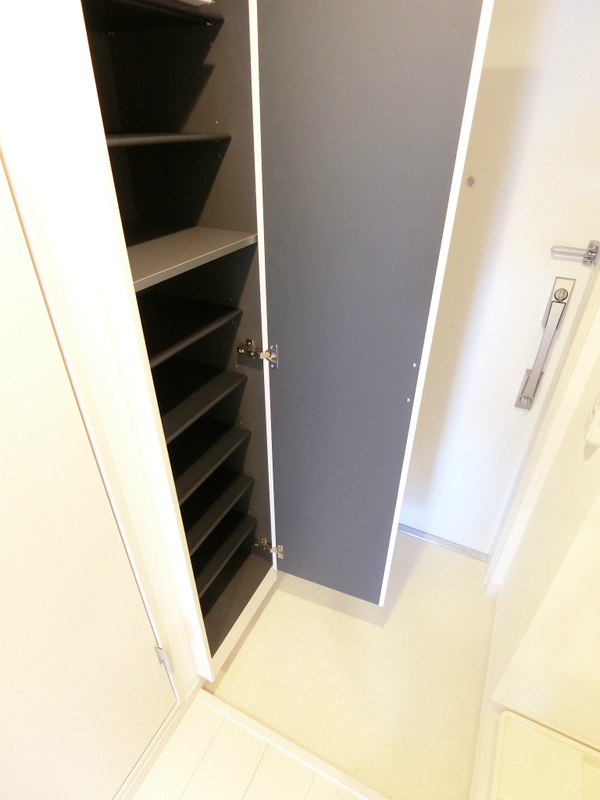 リブリ・OGW流山の玄関