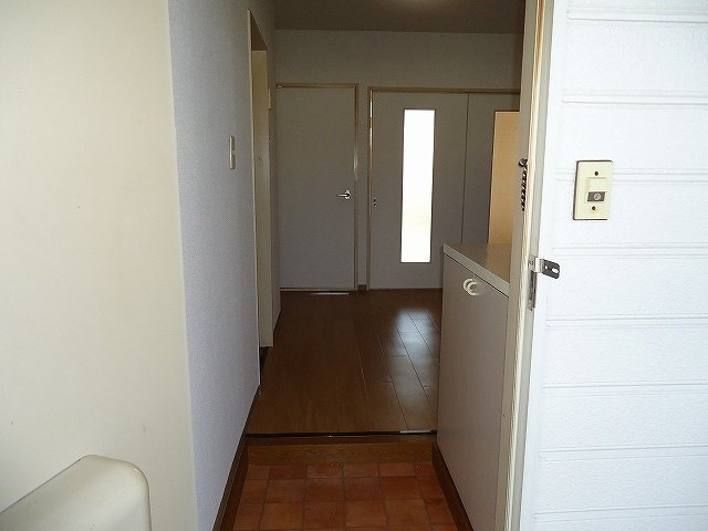 ヴェルディＡの玄関|明るい玄関です