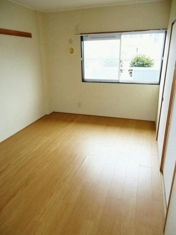 ヴェルディＡの内装|明るい室内です