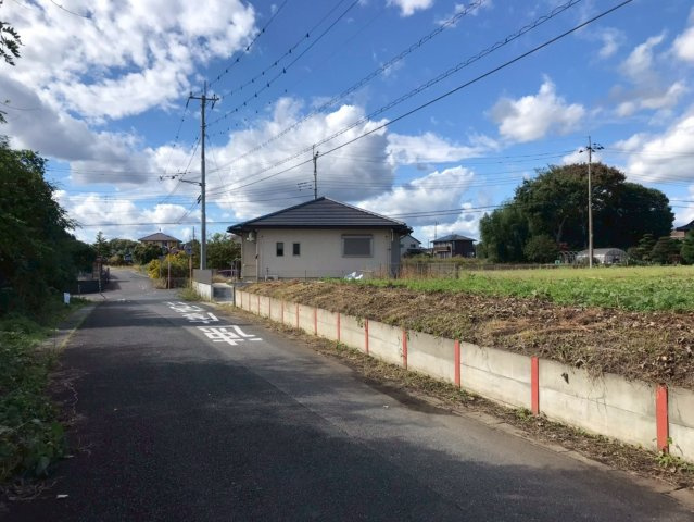 売地　東海村石神内宿の外観|南側道路　幅員5ｍ