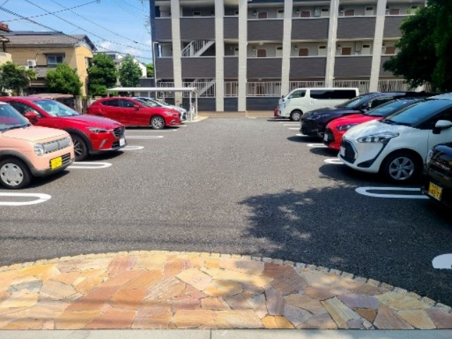 アビタシオンⅠの駐車場|★敷地内駐車場を１台完備！先着申込順となります。★