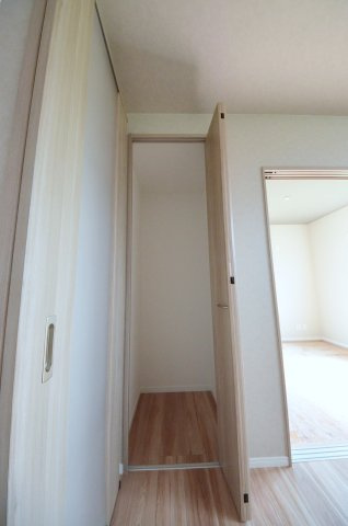 可部東二丁目の収納|リビングにも収納スペース有